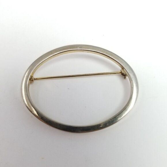 Vintage Oval Brooch, Gold Tone Minimal Lapel Pin, Simple Unisex Estate - Picture 5 of 6